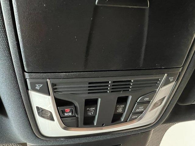 Photo of 2025 Lunar Silver Metallic Acura MDX