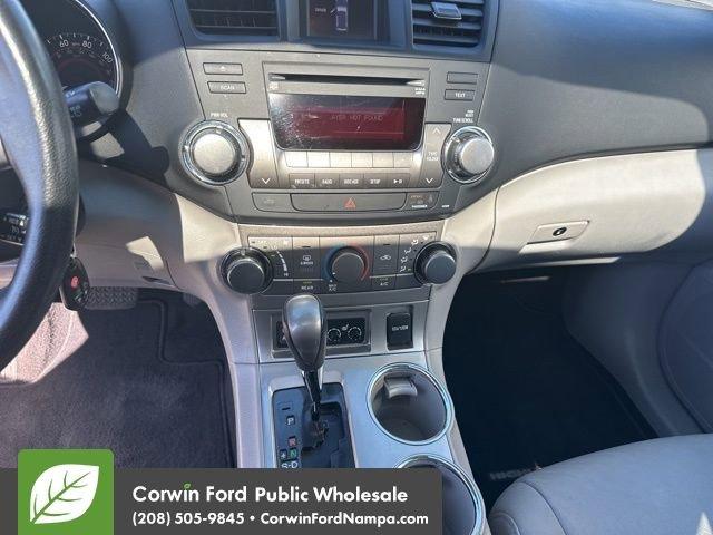 Photo of 2011 Gray Toyota Highlander