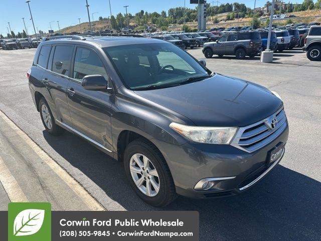 Photo of 2011 Gray Toyota Highlander