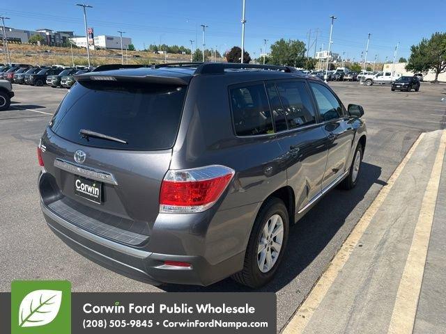 Photo of 2011 Gray Toyota Highlander