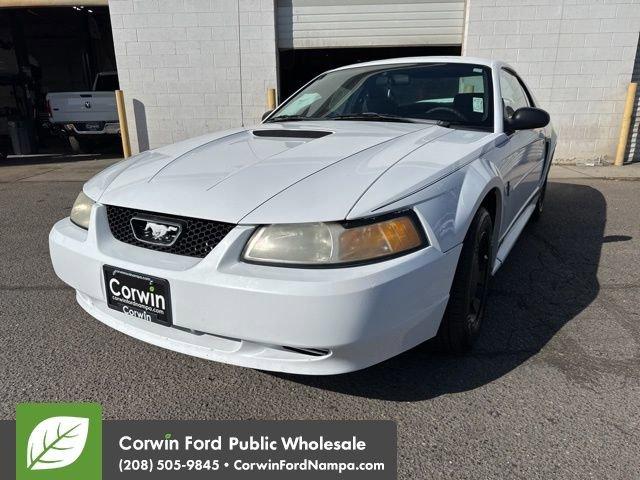 2000 Ford Mustang