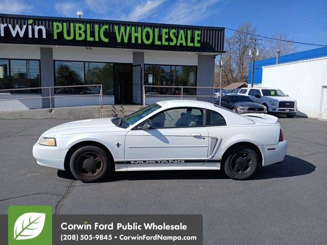 2000 Ford Mustang