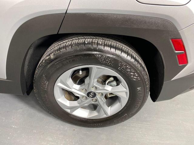 Photo of 2024 Shimmering Silver Hyundai TUCSON