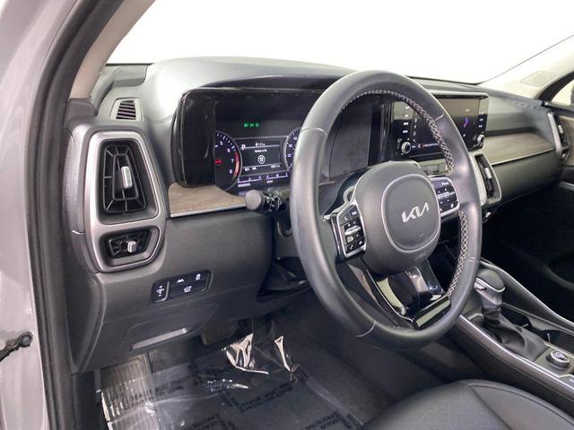 Photo of 2022 Wolf Gray Kia Sorento