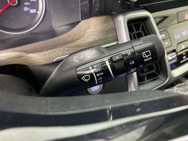 Photo of 2022 Wolf Gray Kia Sorento