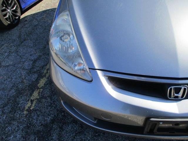 Photo of 2008 Gray Honda Fit