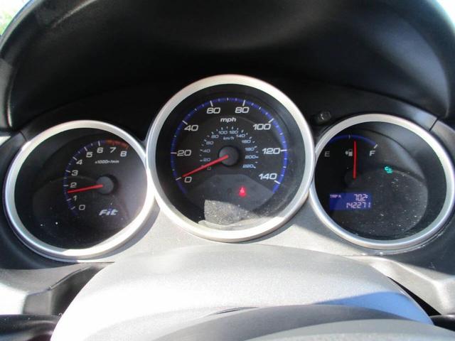 Photo of 2008 Gray Honda Fit