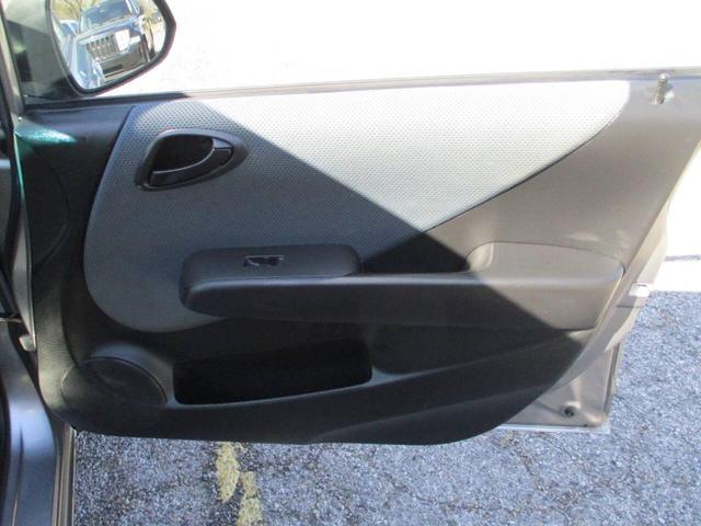 Photo of 2008 Gray Honda Fit