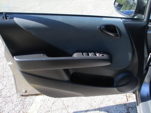Photo of 2008 Gray Honda Fit