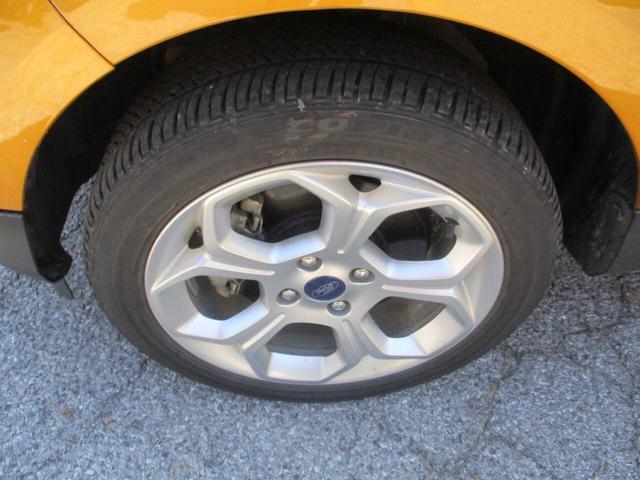 Photo of 2021 Luxe Yellow Ford EcoSport