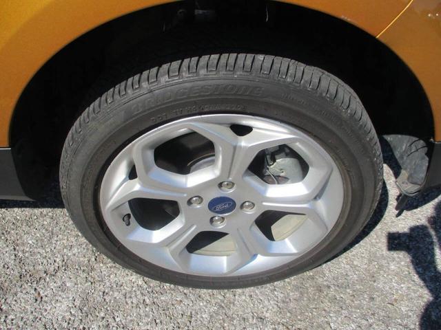 Photo of 2021 Luxe Yellow Ford EcoSport