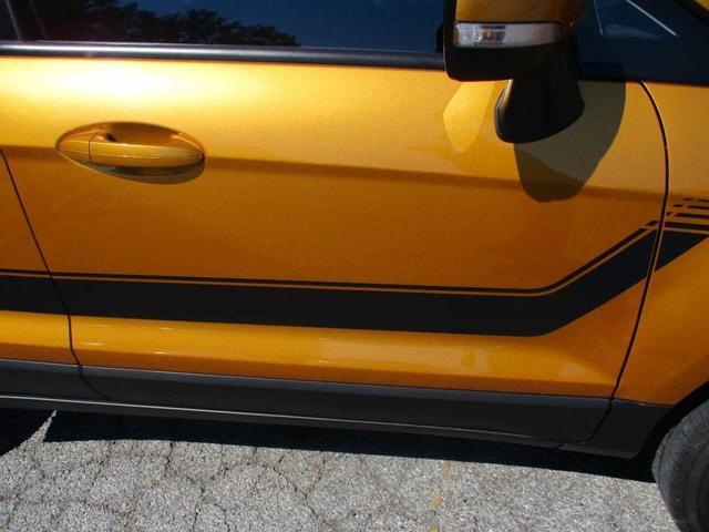 Photo of 2021 Luxe Yellow Ford EcoSport