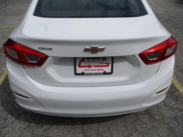 Photo of 2017 Summit White Chevrolet Cruze