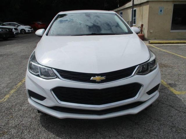 Photo of 2017 Summit White Chevrolet Cruze