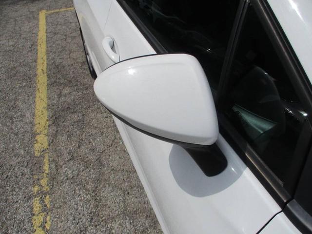 Photo of 2017 Summit White Chevrolet Cruze