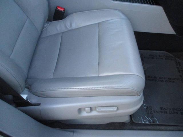 Photo of 2011 Taffeta White Honda Pilot
