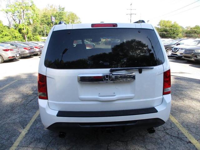 Photo of 2011 Taffeta White Honda Pilot