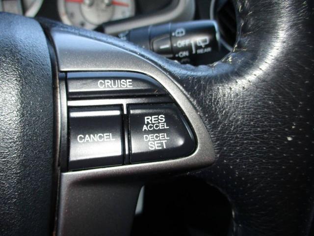 Photo of 2011 Taffeta White Honda Pilot