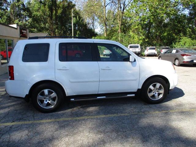 Photo of 2011 Taffeta White Honda Pilot