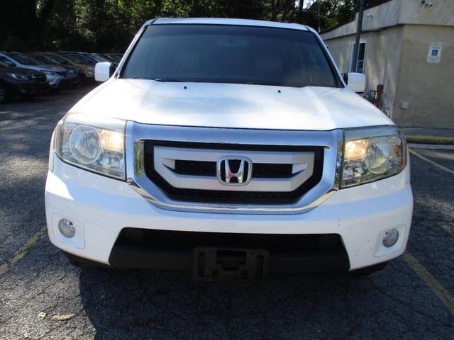 Photo of 2011 Taffeta White Honda Pilot
