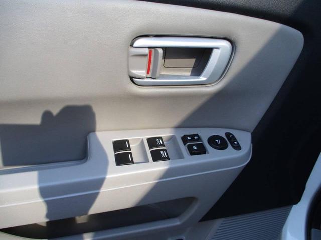 Photo of 2011 Taffeta White Honda Pilot