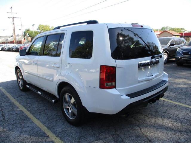 Photo of 2011 Taffeta White Honda Pilot