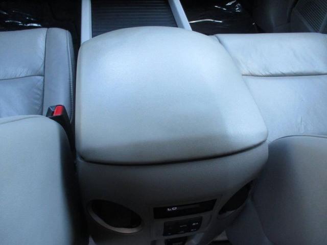 Photo of 2011 Taffeta White Honda Pilot