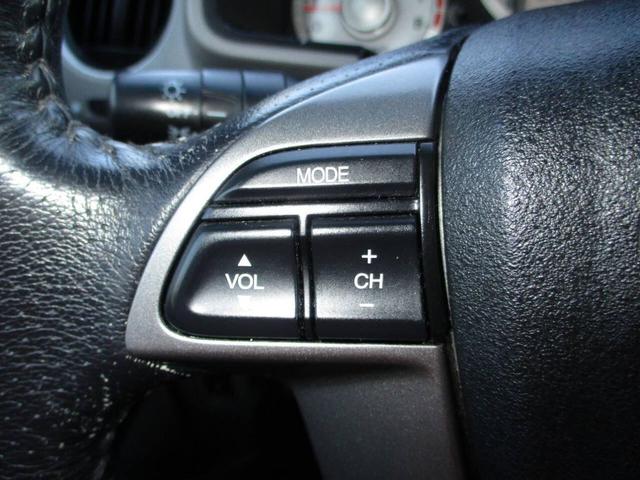Photo of 2011 Taffeta White Honda Pilot
