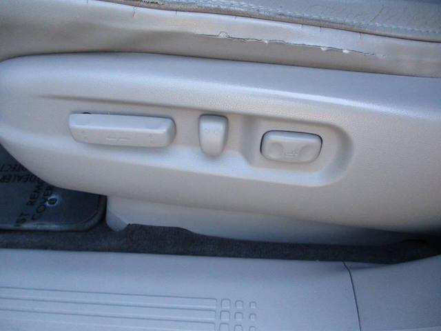 Photo of 2011 Taffeta White Honda Pilot