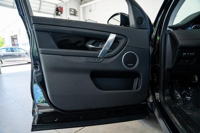 Photo of 2023 Santorini Black Metallic Land Rover Discovery Sport