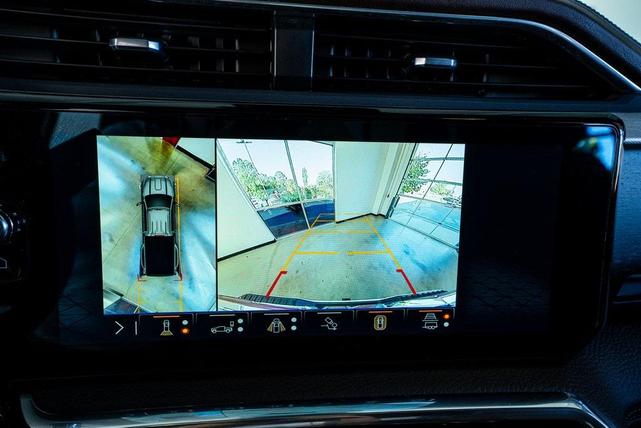 Photo of 2024 Summit White GMC Sierra 3500