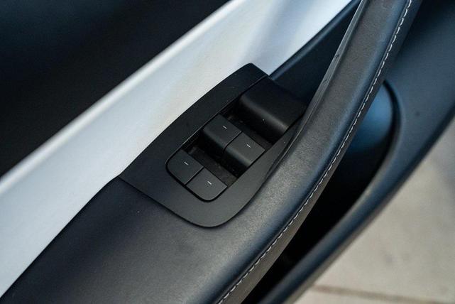 Photo of 2022 Solid Black Tesla Model Y
