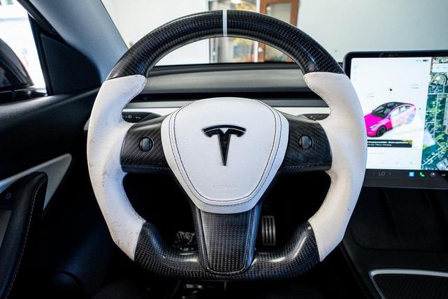 Photo of 2022 Solid Black Tesla Model Y