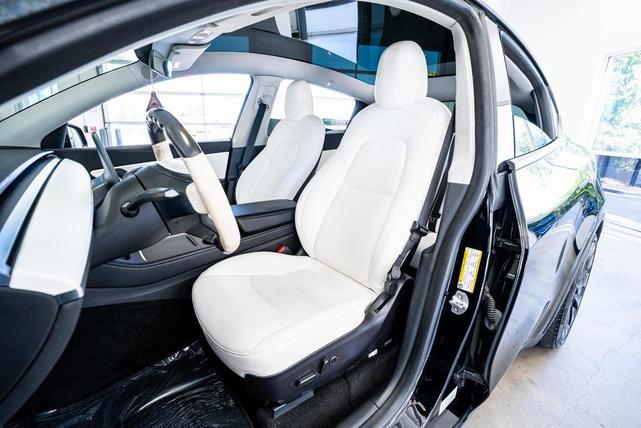 Photo of 2022 Solid Black Tesla Model Y