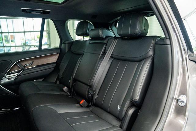 Photo of 2023 Gray Land Rover Range Rover