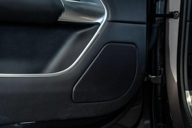 Photo of 2023 Gray Land Rover Range Rover