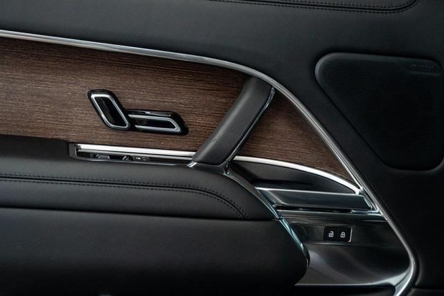 Photo of 2023 Gray Land Rover Range Rover