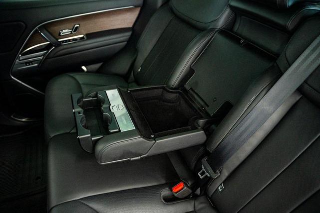 Photo of 2023 Gray Land Rover Range Rover