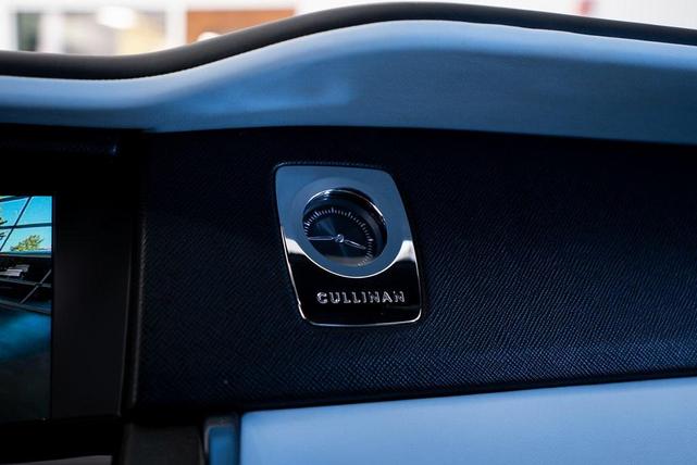 Photo of 2022 Gray Rolls-Royce Cullinan