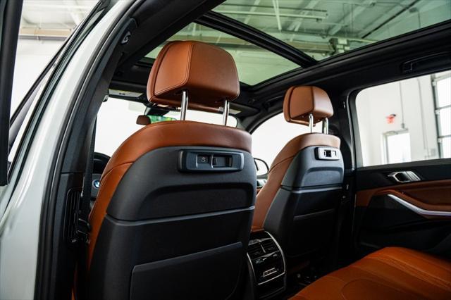 Photo of 2022 Alpine White BMW X5