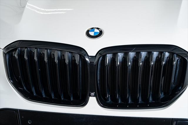 Photo of 2022 Alpine White BMW X5
