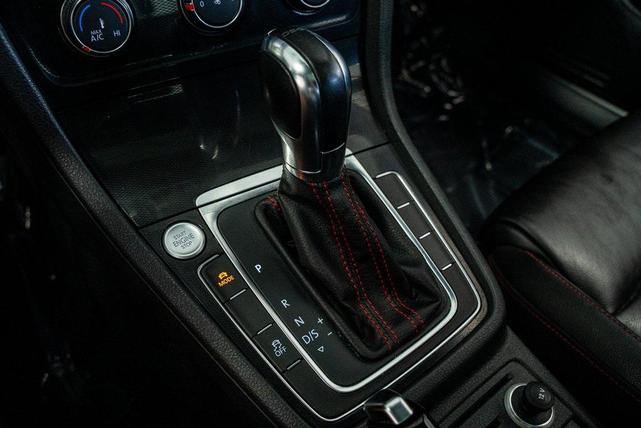 Photo of 2015 Pure White Volkswagen Golf GTI