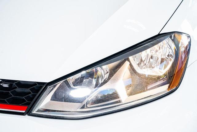 Photo of 2015 Pure White Volkswagen Golf GTI