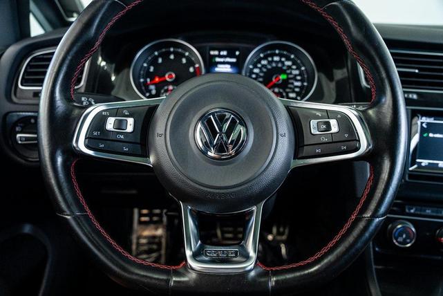 Photo of 2015 Pure White Volkswagen Golf GTI