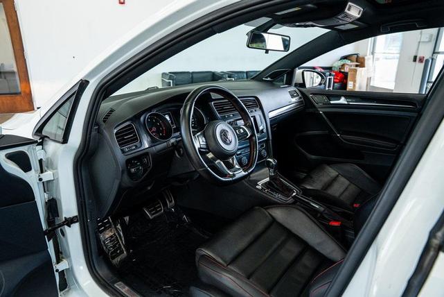 Photo of 2015 Pure White Volkswagen Golf GTI