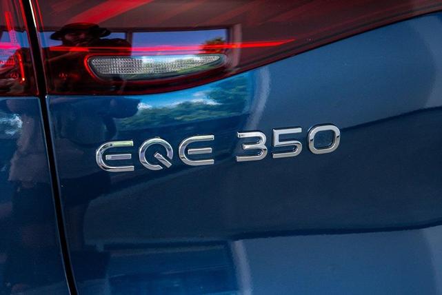 Photo of 2024 Twilight Blue Metallic Mercedes-Benz EQE 350