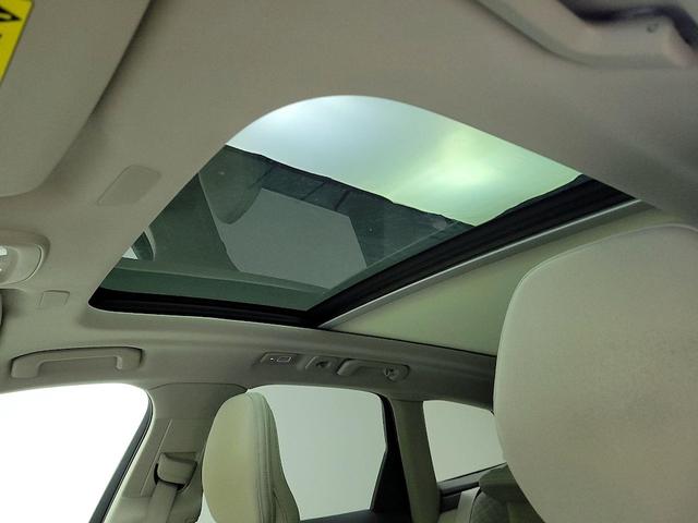 Photo of 2022 Red Volvo XC60