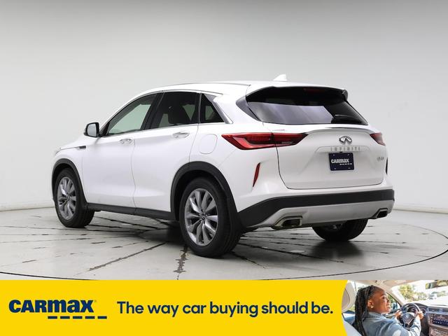 Photo of 2021 White INFINITI QX50