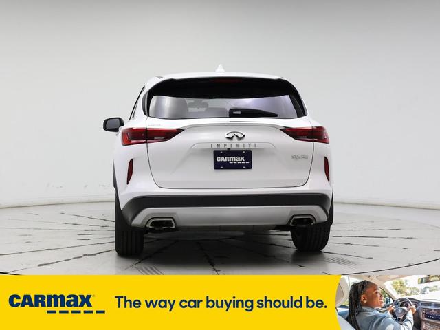 Photo of 2021 White INFINITI QX50