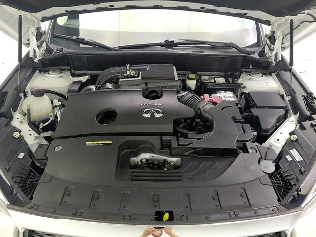 Photo of 2021 White INFINITI QX50